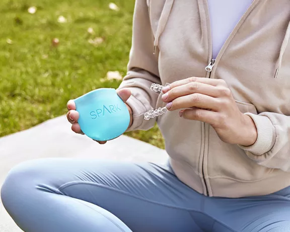 Ortodoncja w systemie nakładkowym Spark